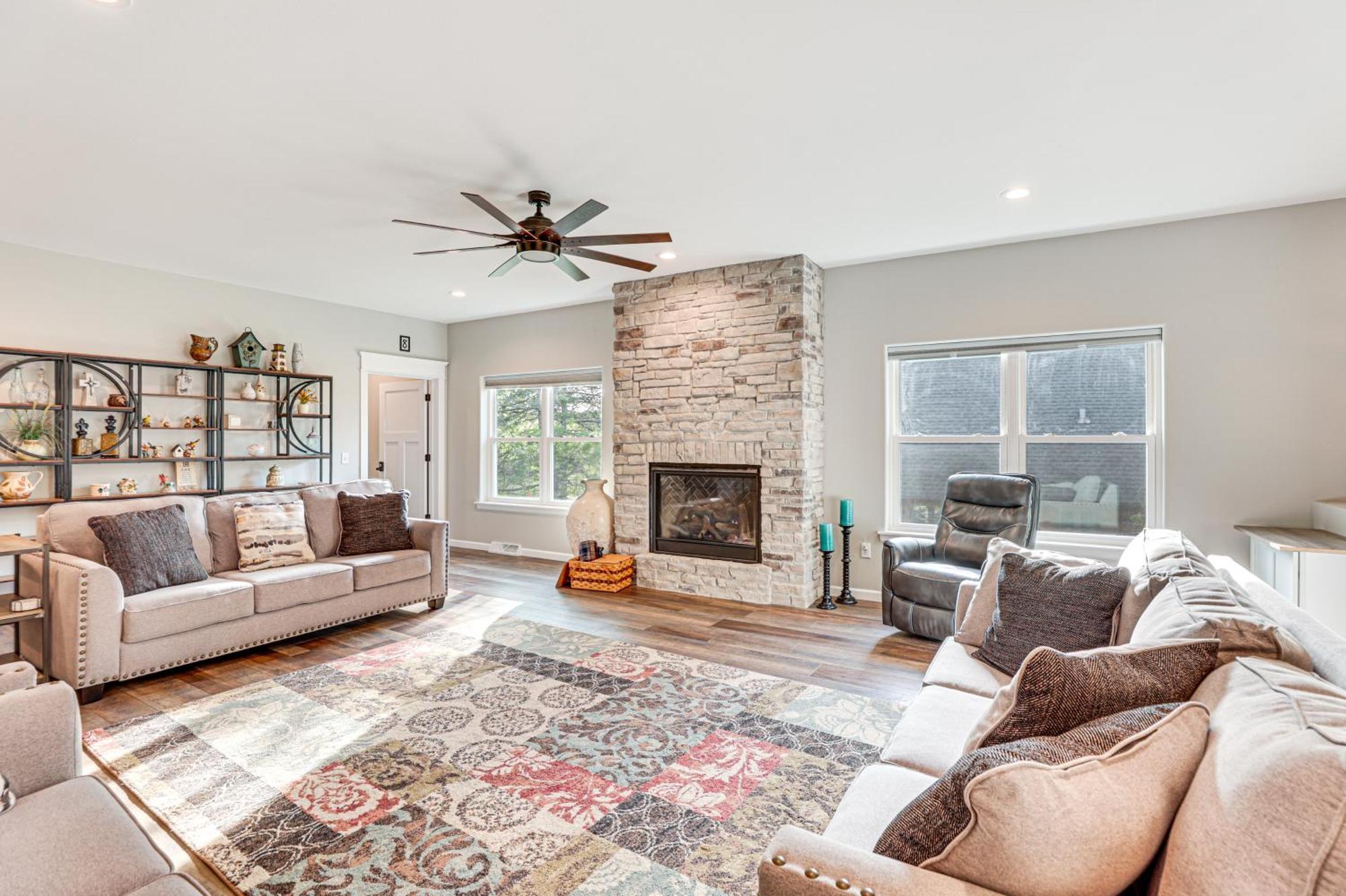 Sprawling Wisconsin Dells Home With Deck And Fire Pit Exterior photo